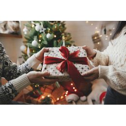 Seasonal Gift Guide: Highlighting the Best Gift Options for Upcoming Holidays